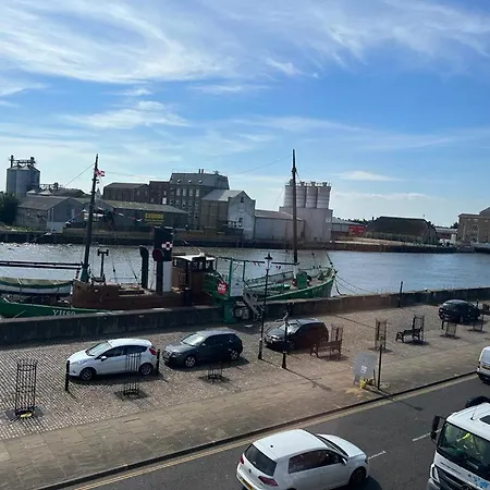 Spacious One Bedroom Flat With River View, 1E Great Yarmouth Exterior photo