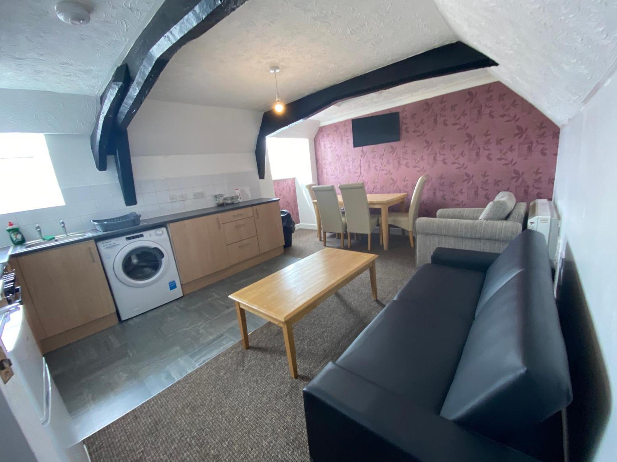 Spacious One Bedroom Flat With River View, 1e * Great Yarmouth